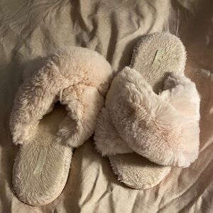 Fluffy Cream Slippers